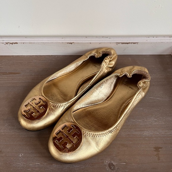 Tory Burch Gold Genuine Leather Ballet Flats with Gold Medallion US 6.5 EU 37 - Picture 1 of 12